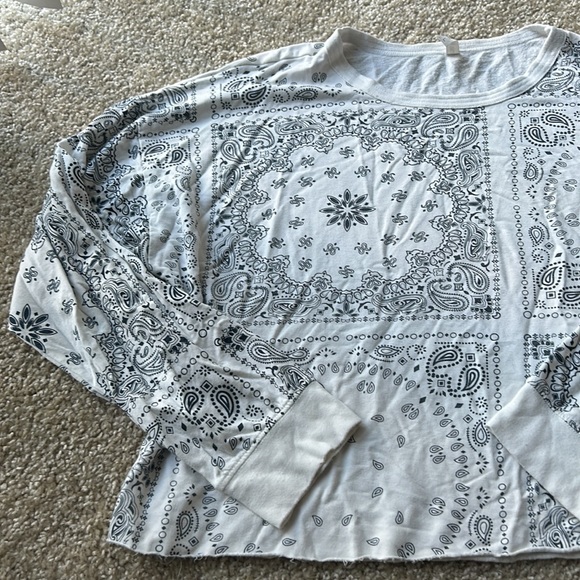 Mia & Tess Long Sleeve Paisley Shirt - Picture 3 of 3